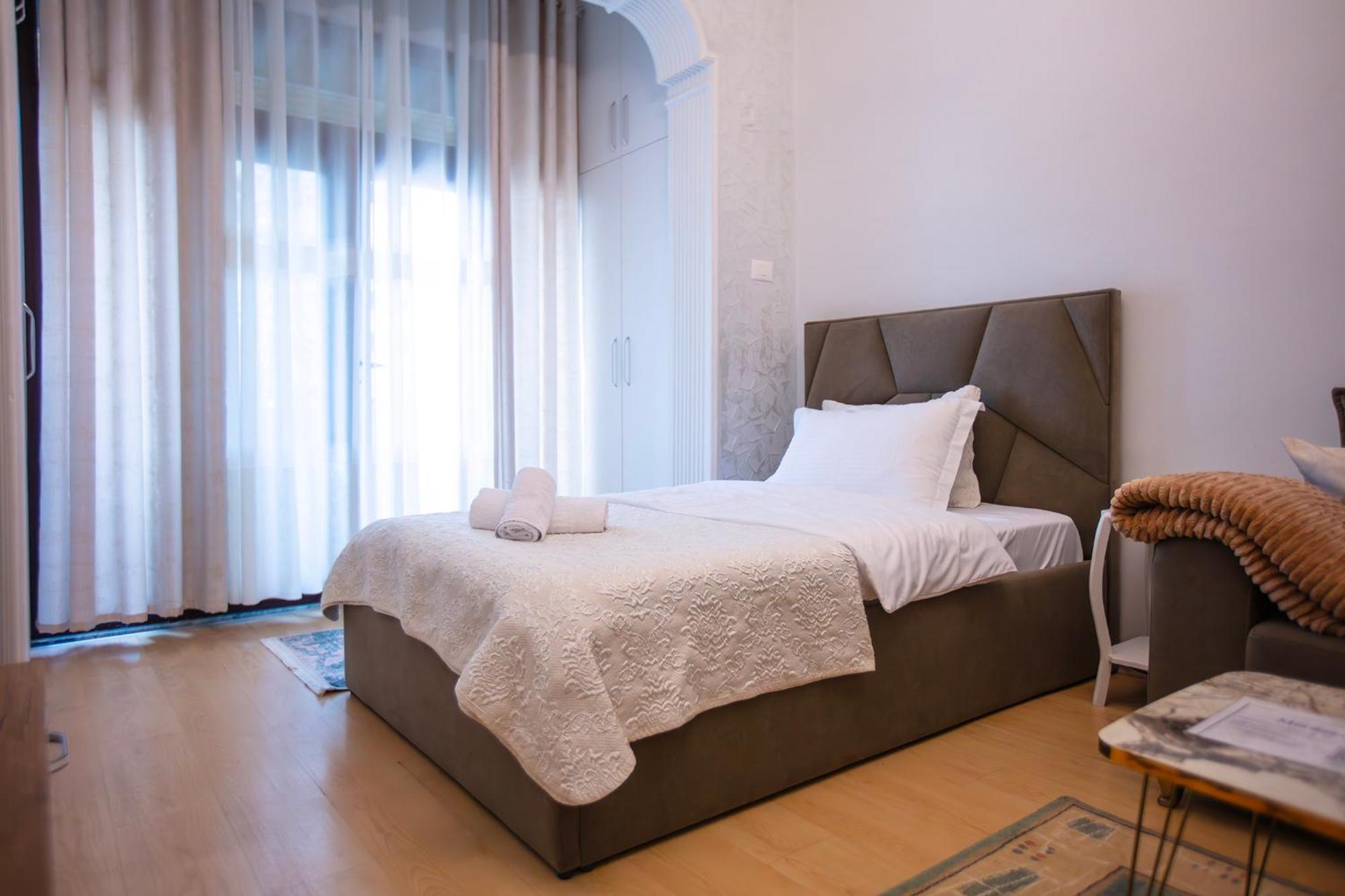Tirana Center Apartment - Zogu I Boulevard Luaran gambar
